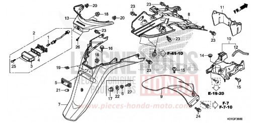 GARDE-BOUE ARRIERE/FEU D'IMMATRICULATION SH125ADG de 2016
